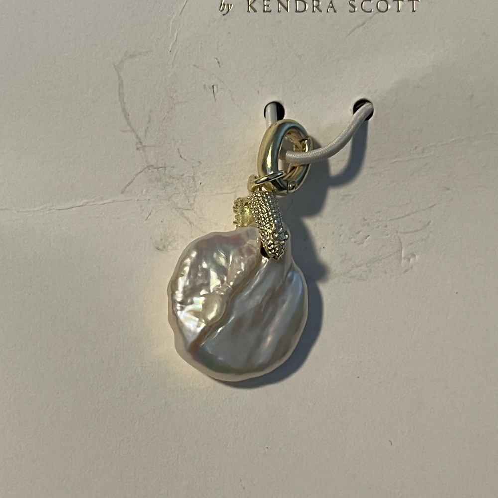 Kendra Scott Pendant